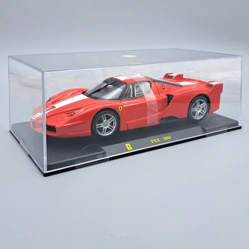 Ferrari FXX 2005 1:24 vitrinben Bburago modell autó