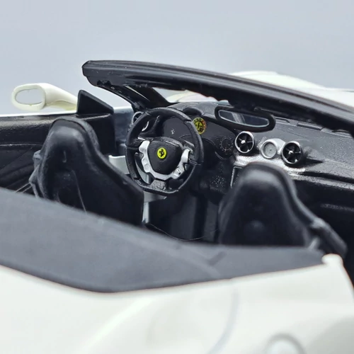 Ferrari California T Spider Cabrio 2014 Bburago autó modell