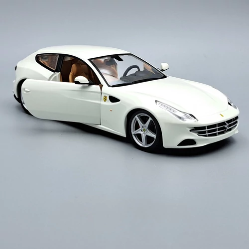 Ferrari FF (Ferrari Four) 2011 1:24 Bburago autó modell