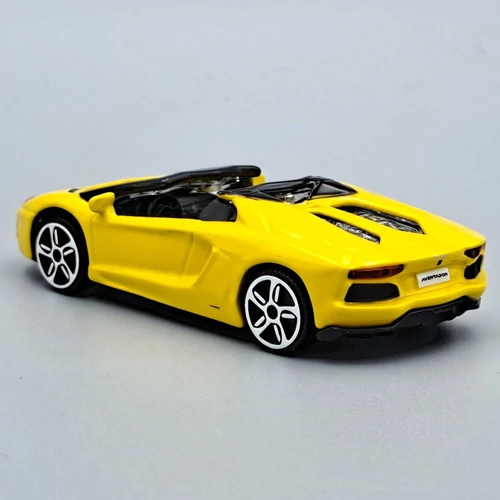 Lamborghini Aventador Roadster Bburago játékautó