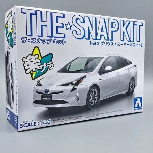 Toyota Prius építhető makett 1:32 fehér