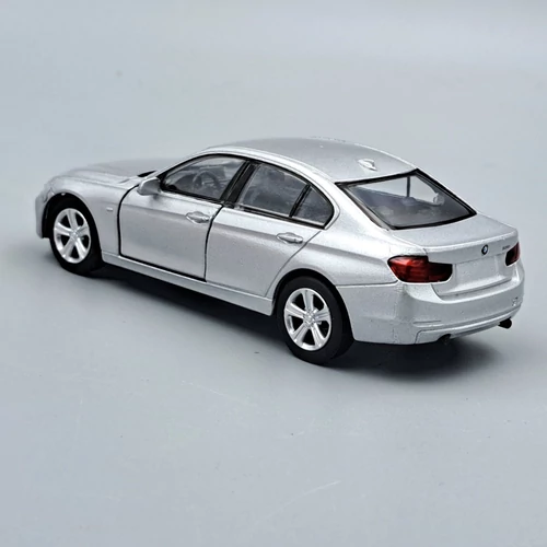 BMW 335i ezüst Welly modell autó