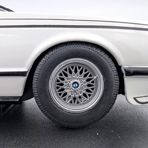 BMW 6-Series 635 CSI (E24) 1984 1:18