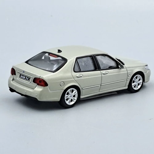 Saab 9-5 1:43 ezüst Cararama modellautó