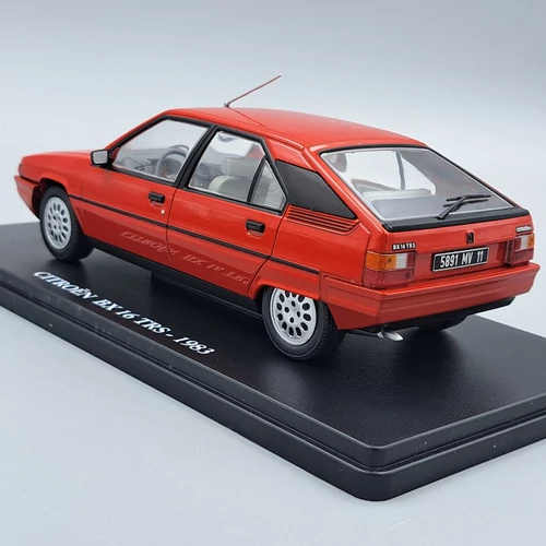 Citroen BX 16 TRS 1983 1:24 retró Atlas modellautó