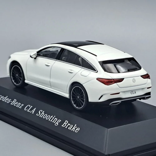 Mercedes Benz CLA S118 1:43 fehér Minimax fém autó modell