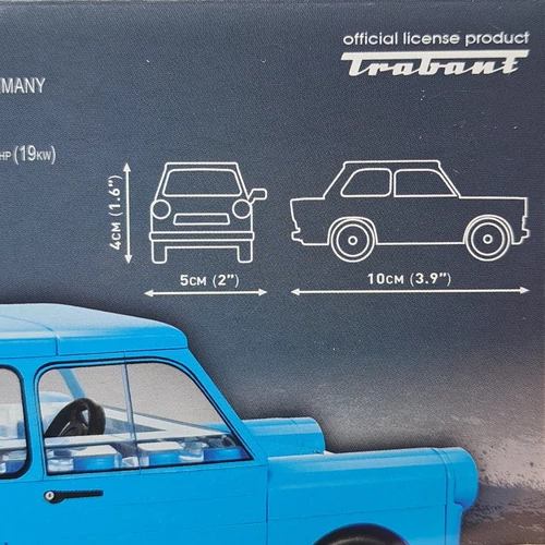 Cobi Trabant 601 kék 1:35 72db-os 24539 építhető modellautó