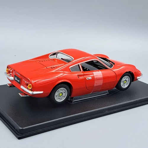 Ferrari Dino 206 1967 1:24 retró Atlas modellautó