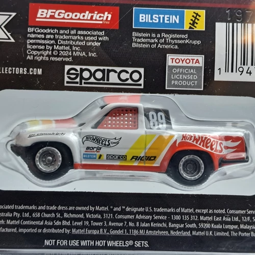 Hot Wheels Elite 64-Toyota Hilux 1989 modellautó kisautó