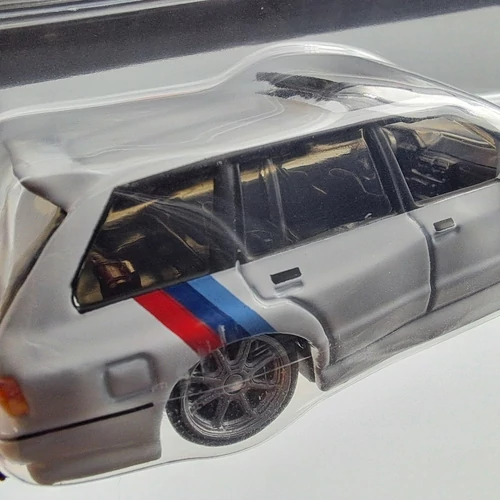 Hot Wheels Elite 64 - BMW 318i Touring fém kisautó