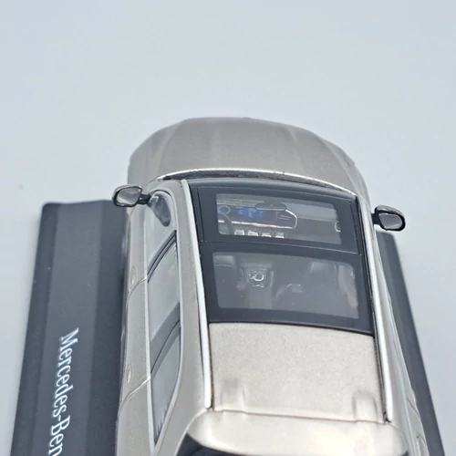 Mercedes Benz GLS X167 1:43 Herpa ezüst autó modell