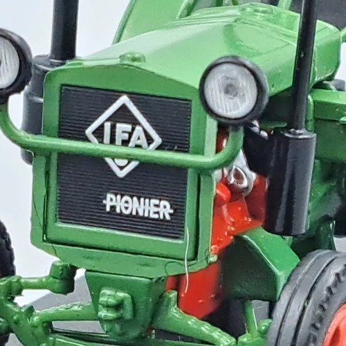 IFA RS 01/40 Pionier 1950 1:43 traktor modell