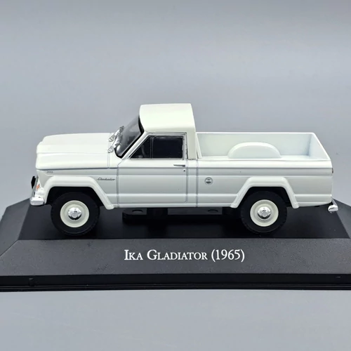 IKA Gladiator 1965 1:43 retró modellautó