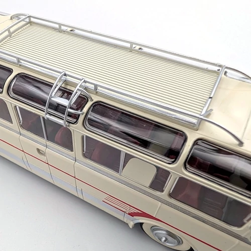 Ikarus 55 1:43 retró autóbusz modell vaj Premiun Classixxs