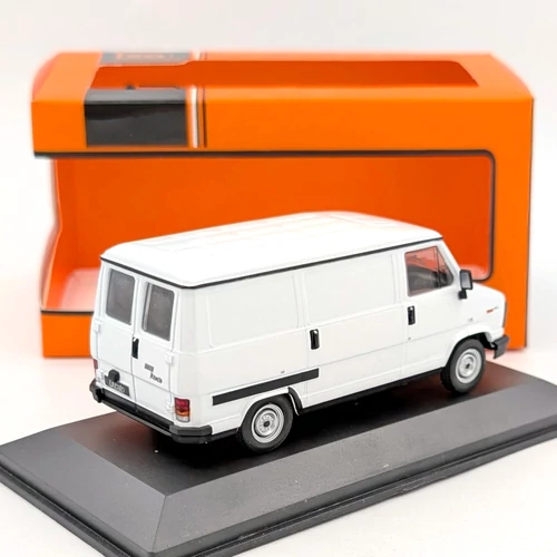 Fiat Ducato 1982 1:43 IXO retró modellautó