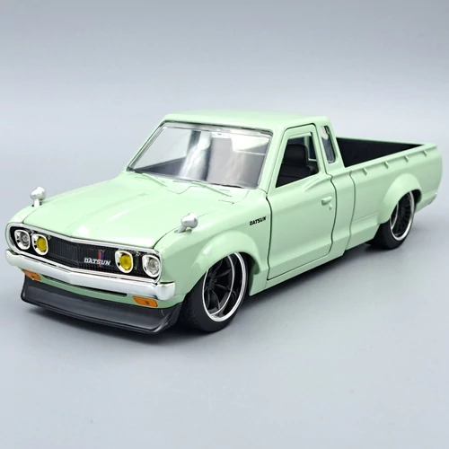 Datsun 620 Pickup 1972 1:24 Jada fém retró autómodell