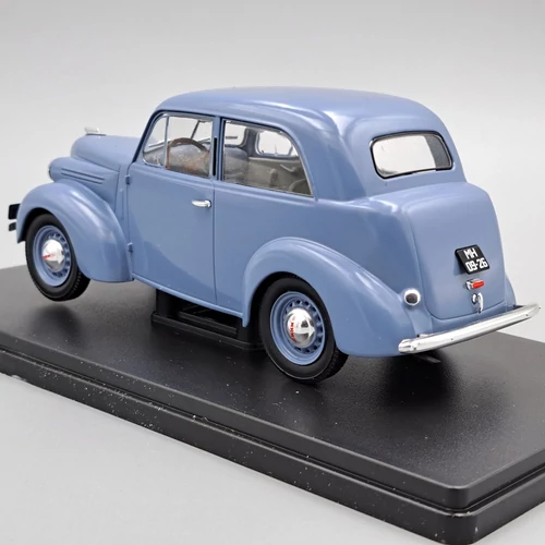Kim 10-50 1940 1:24 kék fém modell autó