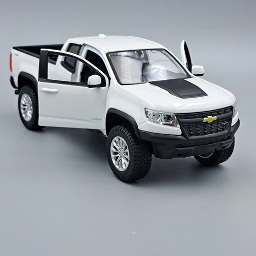 Chevrolet Colorado ZR2 2017 1:27 Maisto autó modell