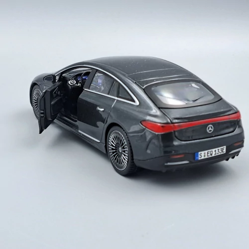 Mercedes Benz EQ Sedan 2022 1:27 Maisto fém autómodell