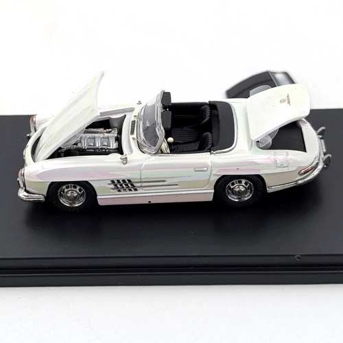 Mercedes Benz 300SL Roadster 1:64 fehér autó modell