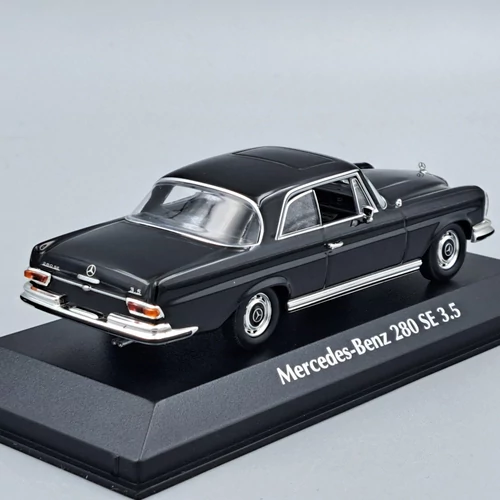 Mercedes Benz S-Class 280SE 1:43 fekete retró Maxichamps autó modell