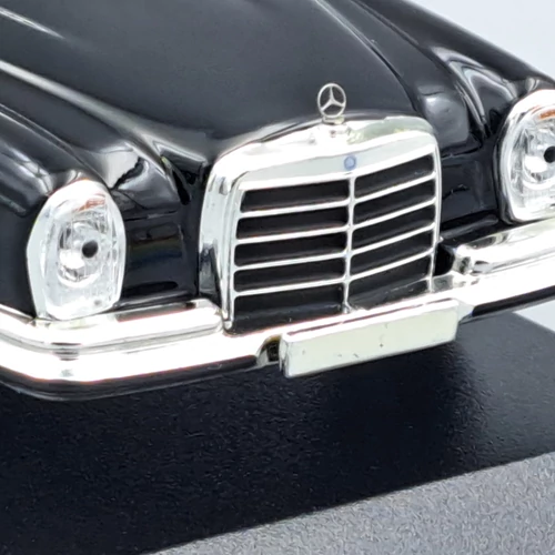Mercedes Benz S-Class 280SE 1:43 fekete retró Maxichamps autó modell