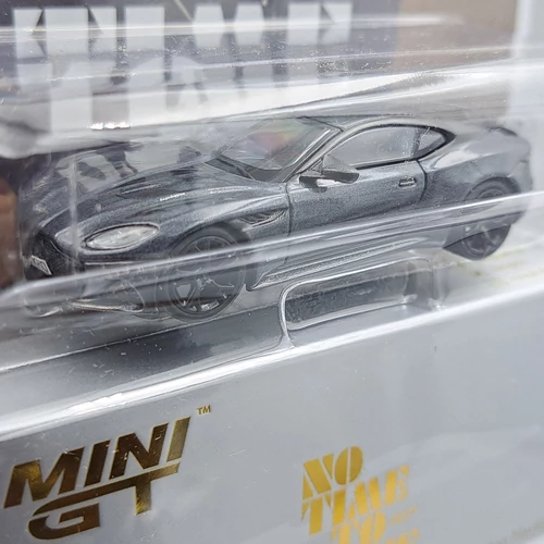 Aston Martin DBS 2021 1:64 MiniGT 904 autó modell