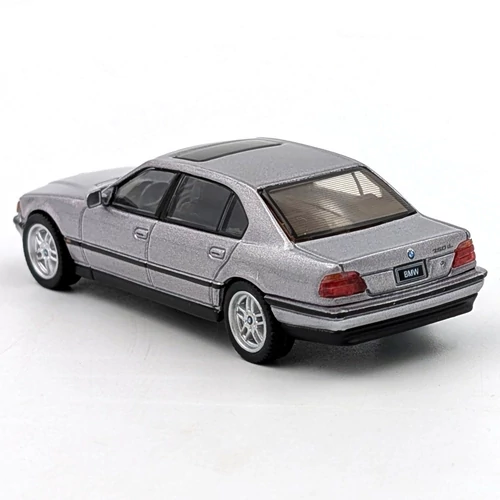 BMW E38 750 IL 2000 1:64 Mini GT 792 fém kisautó modell