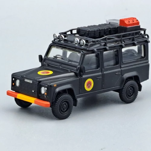 Land Rover Defender 110 1:64 Mini GT 158 autó modell