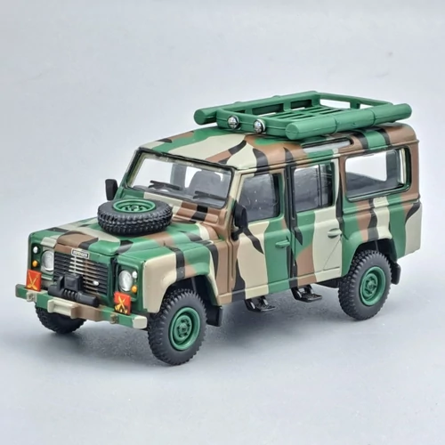 Land Rover Defender 110 1:64 Mini GT 321 autómodell kisautó