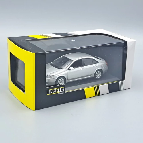 Nissan Primera 2001 1:43 modellautó First 43