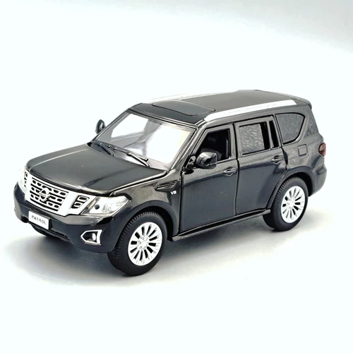  Nissan Patrol Y62 fekete 1:32 Tayumo fém autó modell játékautó