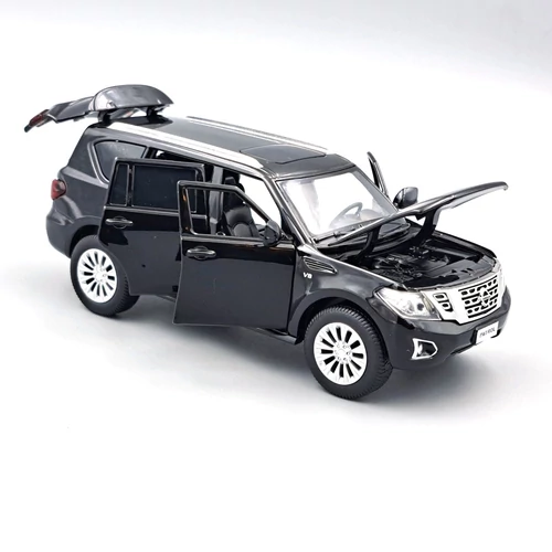  Nissan Patrol Y62 fekete 1:32 Tayumo fém autó modell játékautó