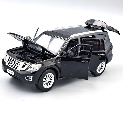  Nissan Patrol Y62 fekete 1:32 Tayumo fém autó modell játékautó