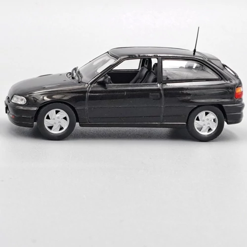 Opel Astra GSI 1:43 Triple9 fém autó modell