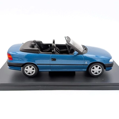 Opel Astra F Cabrio 1:24 White Box