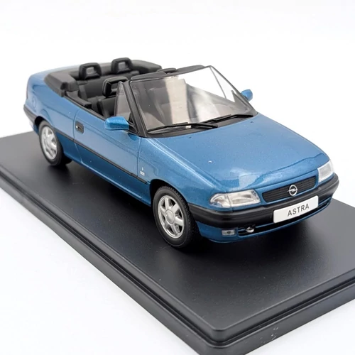 Opel Astra F Cabrio 1:24 White Box