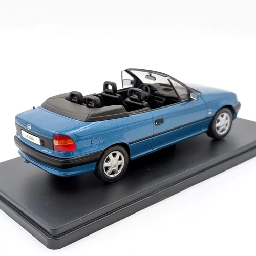 Opel Astra F Cabrio 1:24 White Box