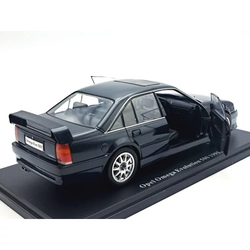 Opel Omega Evolution 500 1991 1:24 autómodell