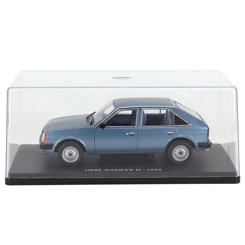 Opel Kadett D 1979 1:24 retró modell vitrinben