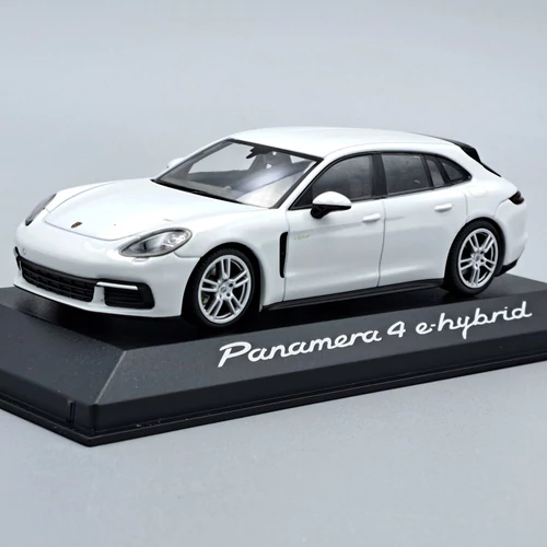 Porsche Panamera 4 e-hybrid 1:43 fém autó modell