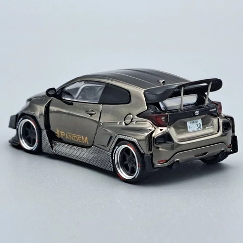 Toyota Yaris Pandem GR 2023 1:64 fekete fém modell autó