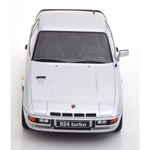 Porsche 924 Turbo Coupe 1986 1:18 fémautó