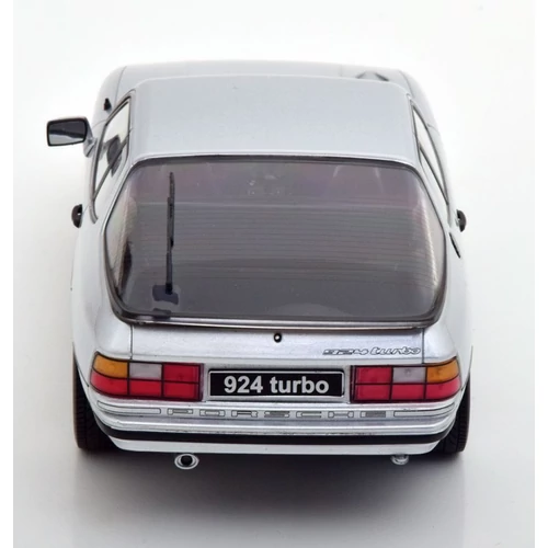 Porsche 924 Turbo Coupe 1986 1:18 fém autó