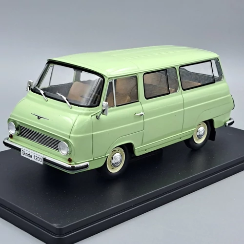 Skoda 1203 1:24 WhiteBox retró modellautó