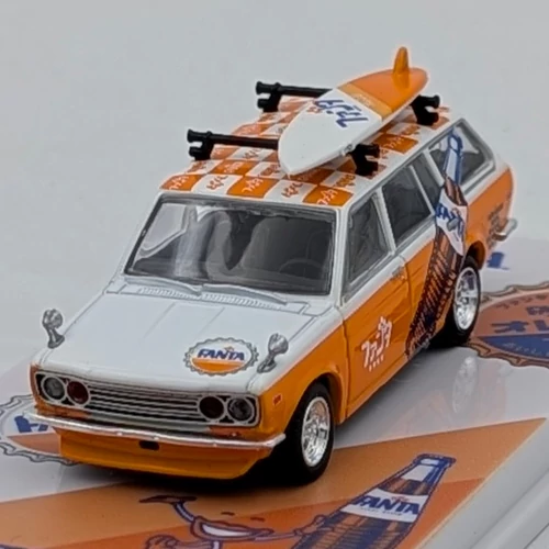 Datsun Bluebird 510 Wagon 1:64 Fanta retró modellautó