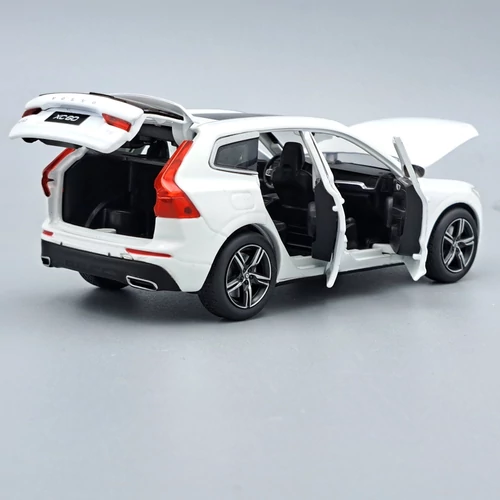 Volvo XC60 1:32 Tayumo fehér fém autó modell