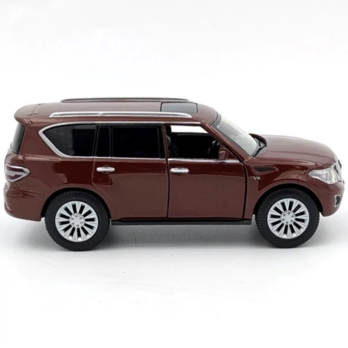 Nissan Patrol Y62 1:36 Tayumo barna játékautó