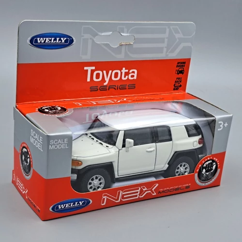 Toyota FJ Cruiser fehér Welly fém autómodell