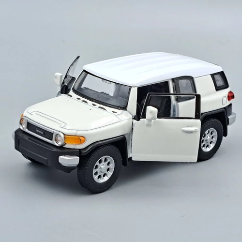 Toyota FJ Cruiser fehér Welly fém autómodell